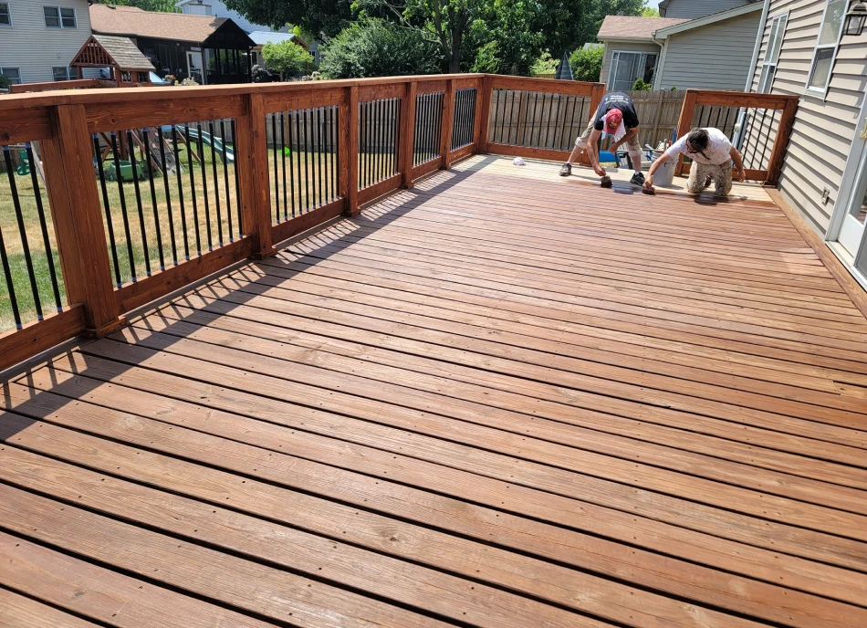 Deck Staining, Washing & Restoration